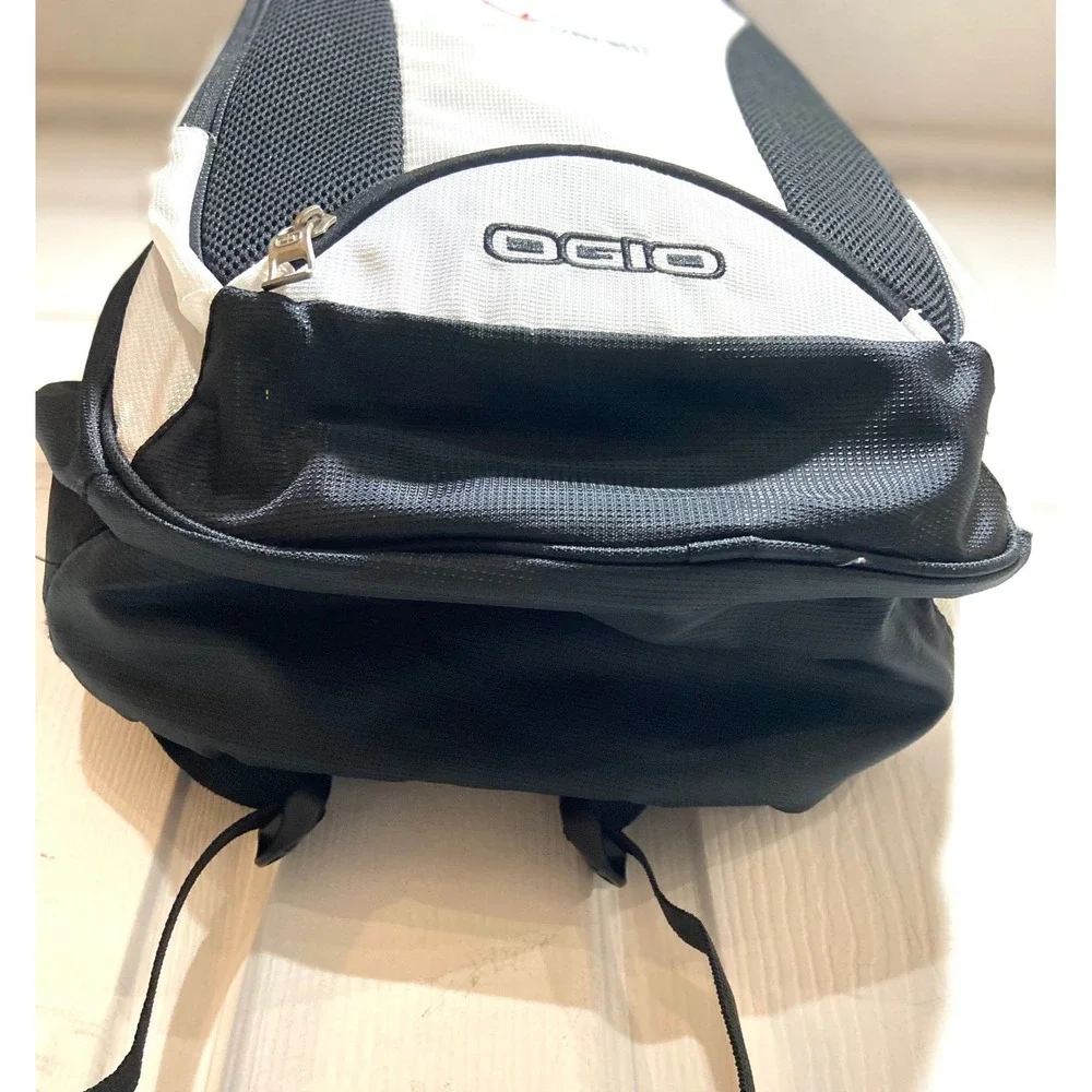 OGIO Versiti Backpack‎ White Black Laptop Sleeve School Travel Commuter Bag